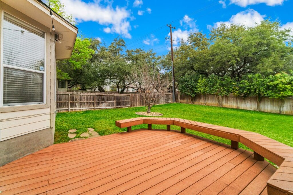 Custom deck builder in Auckland